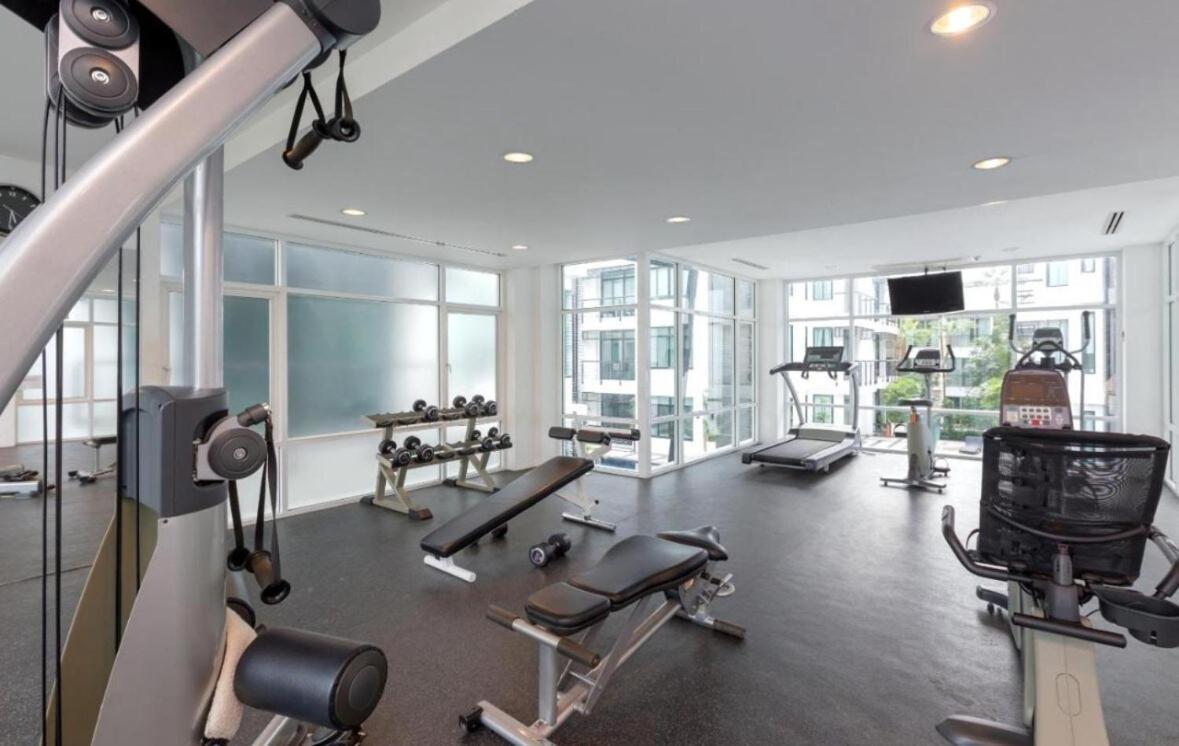 Modern 2-Bedroom Condo In Kamala Near The Beach Bagian luar foto