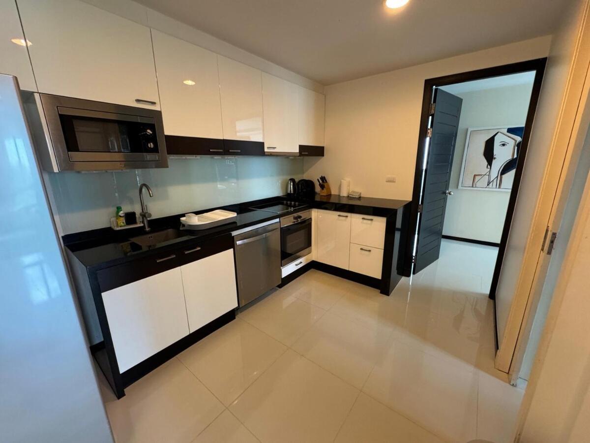 Modern 2-Bedroom Condo In Kamala Near The Beach Bagian luar foto